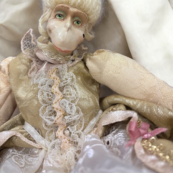 Vintage Katherine’s Collection Marie Antoinette Doll - Picture 3 of 13